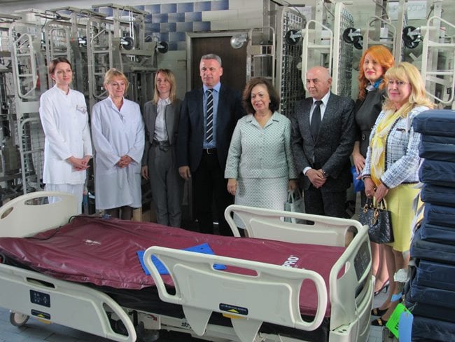 Princeza Katarina dodelila pomoć čačanskoj bolnici 1 princeza