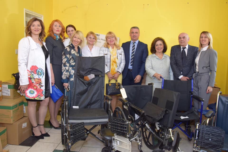 Princeza Katarina dodelila pomoć čačanskoj bolnici 3 princeza2