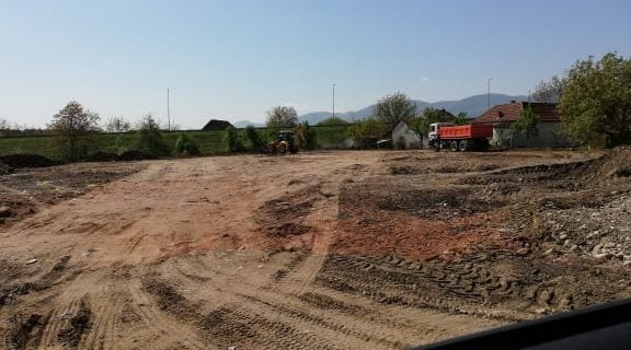 Teški kamioni nam uništavaju ulicu 3 ulica 1