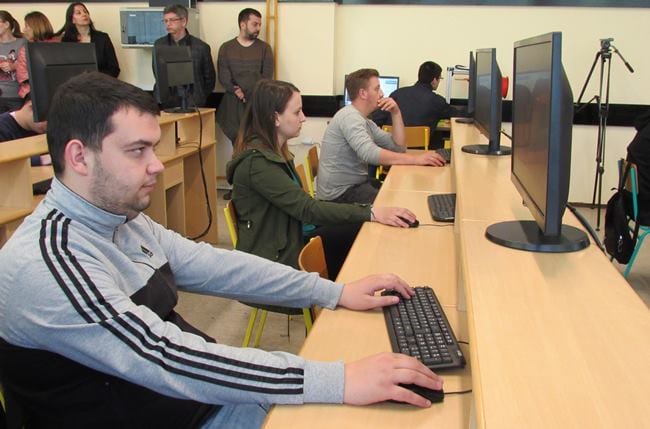 Visoka škola: Otvoren savremeni računarski kabinet 8 racunari3