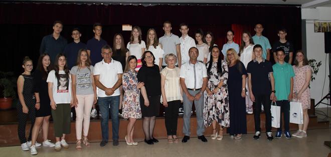 Nagrađeni najbolji učenici OŠ Milica Pavlović 1 06 1