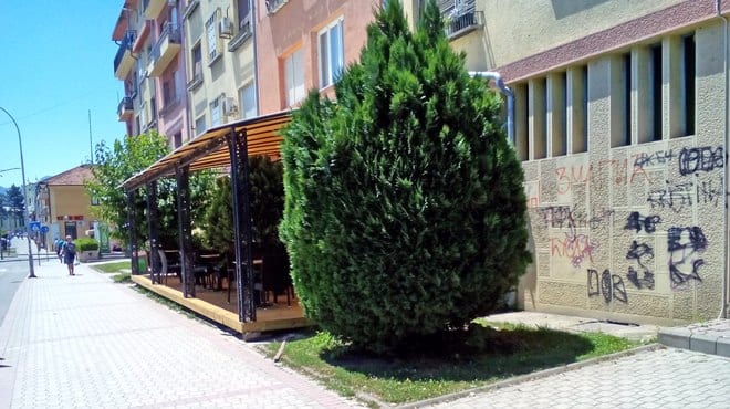 Građani sprečili uzurpaciju travnjaka 1 FOTKA 1