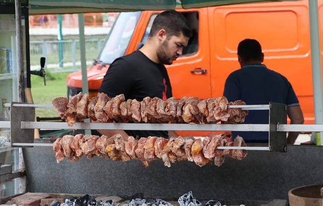 Više od 15 ekipa priprema hajdučki ćevap 2 GUCA HAJDUK FEST 13072019 MNA MILOS LUKIC 002