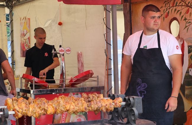 Više od 15 ekipa priprema hajdučki ćevap 3 GUCA HAJDUK FEST 13072019 MNA MILOS LUKIC 01