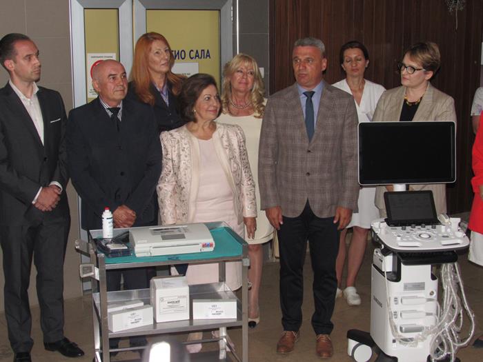 Принцеза Катарина испоручила помоћ чачанској болници 1 donacija