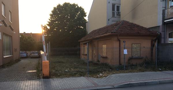 Двоструки аршини комуналне инспекције 4 dvoriste2