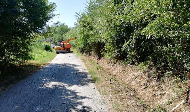Počelo čišćenje i produbljivanje kanala 1 CACAK KULINOVCI CISCENJE KANALA 21082019 MNA