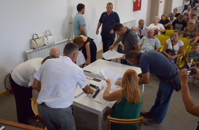 Uručeni ugovori za 160 poljoprivrednika 2 CACAK POLJOPRIVREDA SUBVENCIJE 23082019 MNA KABINET GRADONACELNIKA 02