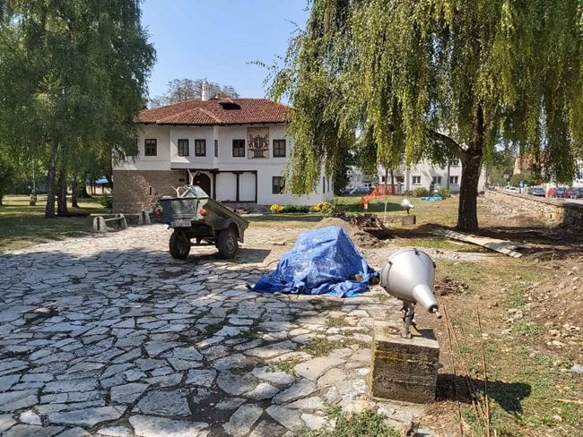 Rekonstrukcija ograde Narodnog muzeja i prilaza Disovom spomeniku 2 ograda muzej1