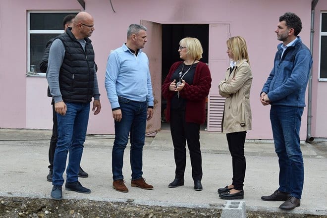 Gradi se fiskulturna sala u Bresnici 3 CACAK BRESNICA SKOLA SALA 05102019 MNA PRES SLUZBA GRADA CACKA 03