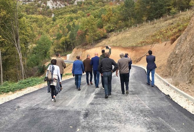 Konačno asfalt na putu ka vrhu Kablara 2 CACAK KABLAR PUT 10102019 MNA 02