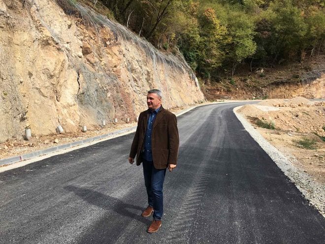 Konačno asfalt na putu ka vrhu Kablara 1 CACAK KABLAR PUT 10102019 MNA 03