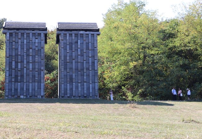 Kinezi na proputovanju kroz Srbiju, posetili i Spomen park 3 CACAK KINEZI SPOMEN PARK 01102019 MNA MILOS LUKIC 03