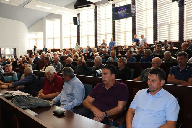 Grad subvencioniše još 96 poljoprivrednika 1 CACAK POLJOPRIVREDNICI SUBVENCIJE 23102019 MNA MILOS LUKIC 01