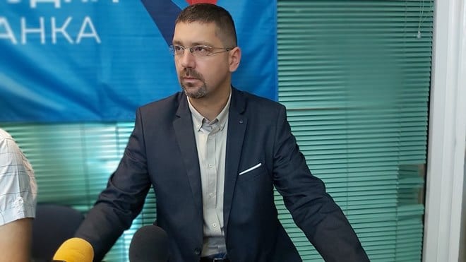 Ministar i premijerka slagali prosvetare 1 selak2
