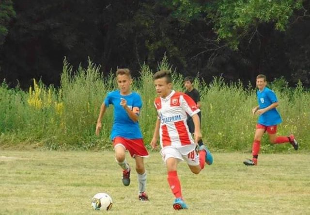 Igra u Nemačkoj ali ne zaboravlja zavičaj 4 skola8