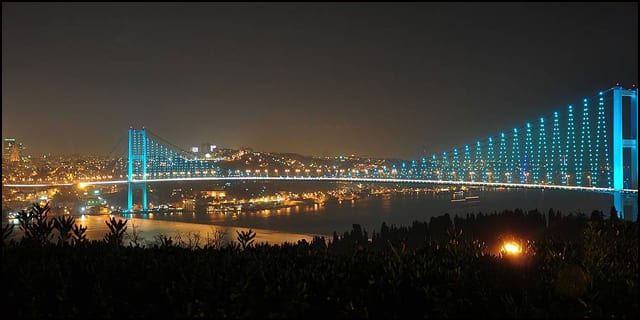 Tri dobra razloga da odete u Istanbul za doček Nove godine 2 turska most bosfor zaliv
