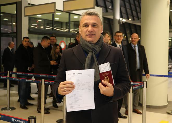 Zbog magle odložen prvi let sa aerodroma Morava (FOTO) 5 KRALJEVO LADJEVCI AERODROM MORAVA 17122019 MNA MILOS LUKIC 02
