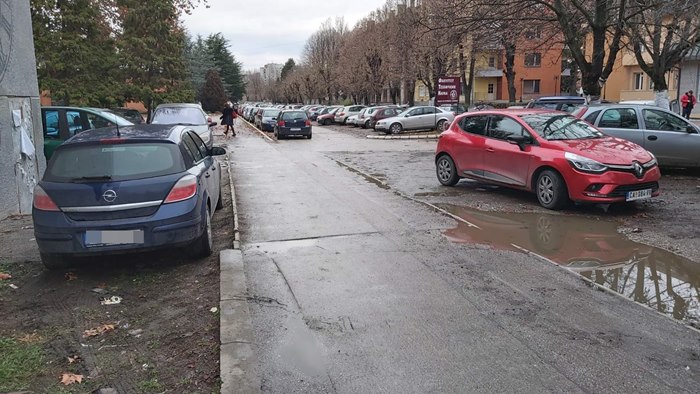 Gde su policija i komunalna, fakulteti u blatu 4 parking 1