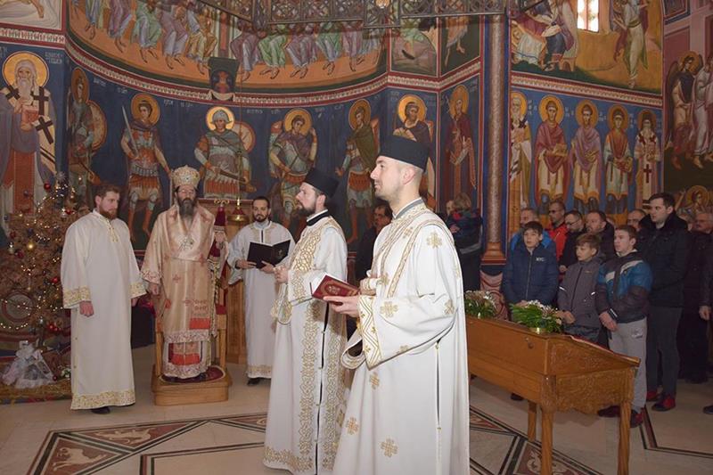 CACAK BOZIC LITURGIJA EPISKOP 08012020 MNA KABINET GRADONACELNIKA 02