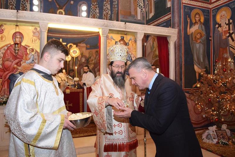 Vladika Justin služio liturgiju u crkvi na Ljubiću 2 CACAK BOZIC LITURGIJA EPISKOP 08012020 MNA KABINET GRADONACELNIKA 03