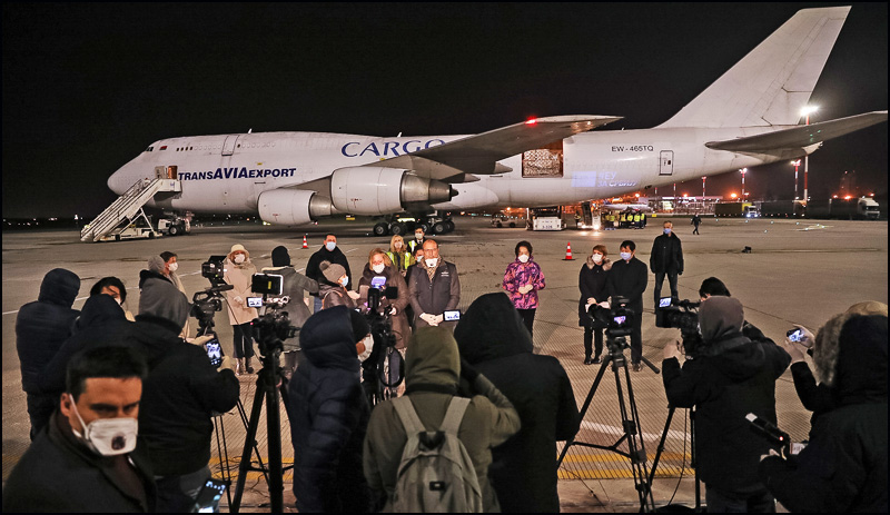 Airplane cargo 24