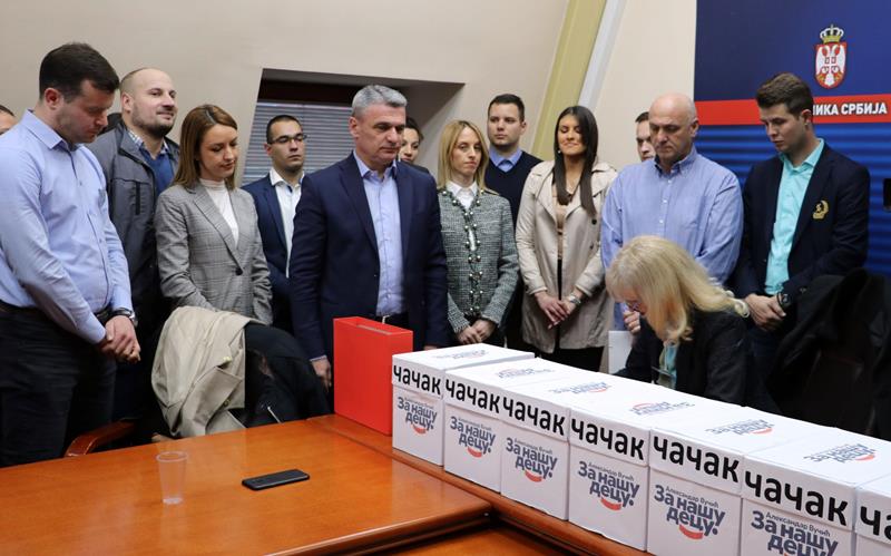 CACAK IZBORI SNS PREDAJA LISTE 06032020 MNA MILOS LUKIC 01 scaled 1