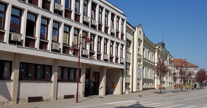 Šarena srca u prozorima kao podrška u borbi protiv virusa 3 srca1