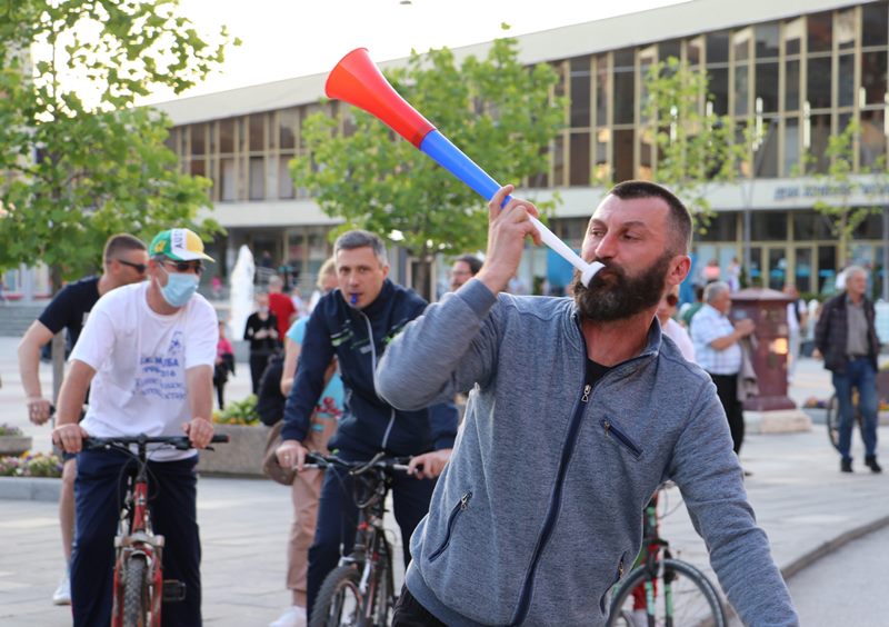 CACAK DVERI PROTEST BOSKO OBRADOVIC 09052020 MNA MILOS LUKIC 03 scaled 1