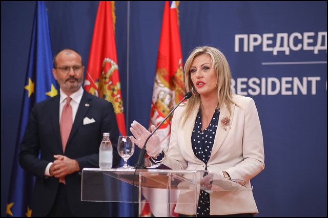 Rasulo u SNS: Jadranka Joksimović izvređala Tanju Miščević 1 Jadranka Joksimović