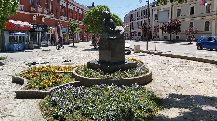 Uređenje spomenika tri čačanska velikana (FOTO) 1 NADEZDA1