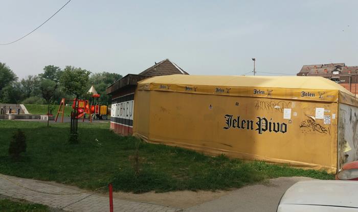 Svakog vikenda, dečje igralište puno smeća (FOTO) 6 igraliste6