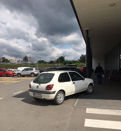 Automobilom bi i u radnju 2 parkiranje1