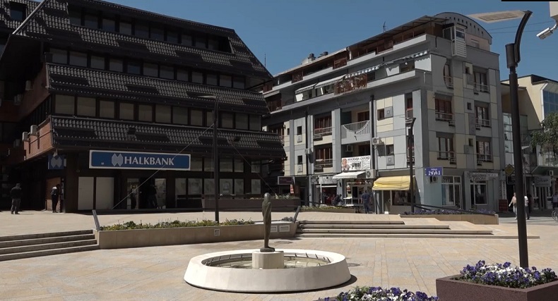 Oštećena fontana kod "Gradske rupe" 1 staza4 1
