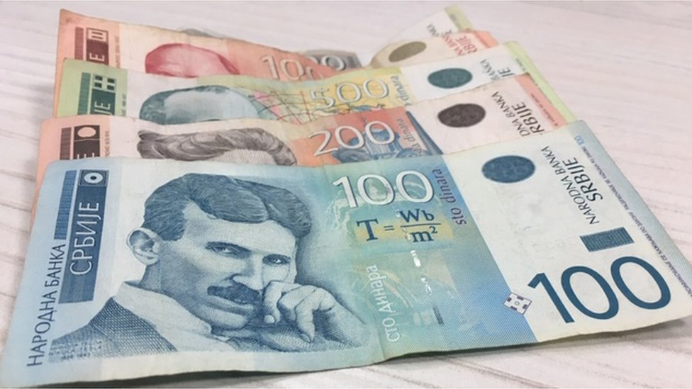 Korona virus, krediti i rate: Koliki će vam zajam biti posle pauze 3 novčanice dinari