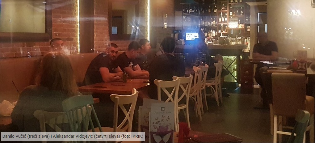 Danilo Vučić opet u društvu huligana, novinarki oduzeli telefon 1 danilo 2