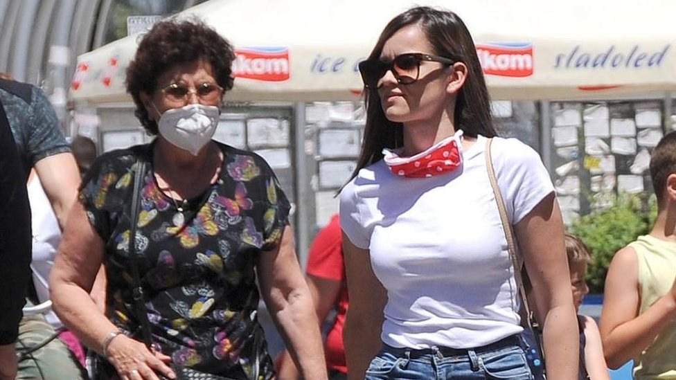 Korona virus: Vanredna situacija u sve više gradova u Srbiji, Amerika slavi Dan nezavisnosti bez svečanosti 3 U centru Niša maske se nose, uglavnom