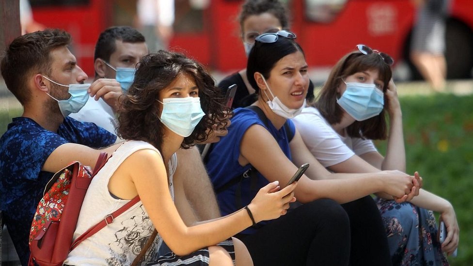 Korona virus: Vanredna situacija u sve više gradova u Srbiji, Amerika slavi Dan nezavisnosti bez svečanosti 1 Detalj sa ulica Beograda