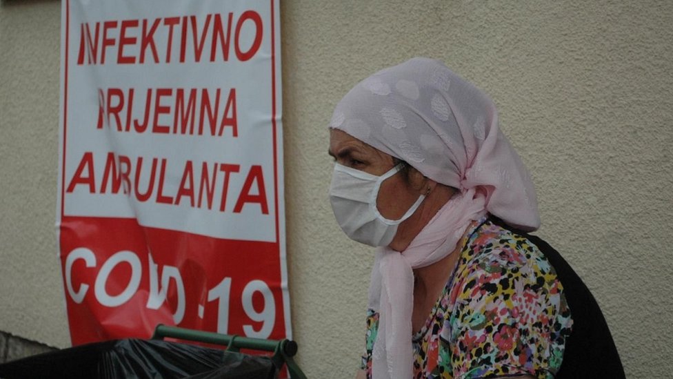 Korona virus: Grčka zatvara granicu za državljane Srbije, SZO zaključila – hidroksihlorokin ima male efekte 1 U Novom Pazaru je situacija i dalje veoma ozbiljna