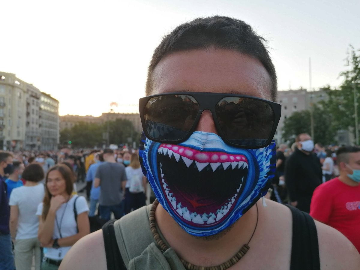 Protesti, korona virus, maske: Kako su protesti u Srbiji rasplamsali novi talas dezinformacija 1 maska korona virus
