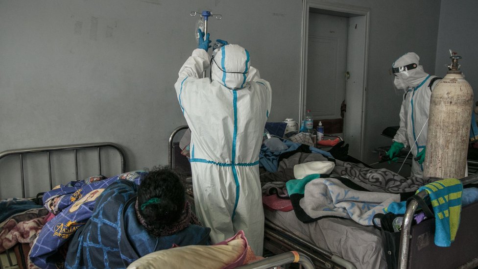 Korona virus: U Srbiji preminulo još osam pacijenata, u Brazilu 67.000 novozaraženih u jednom danu 5 Hospital ward in Antananarivo