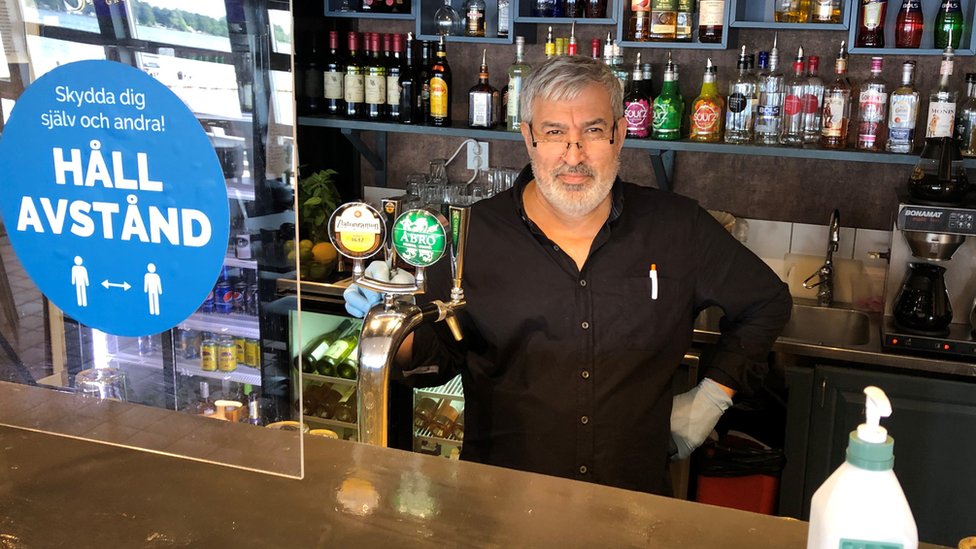 „Nema čvrstih dokaza da bi izolacija napravila razliku": Da li je švedska taktika protiv korone uspela 5 Restaurant manager Shiar Ali