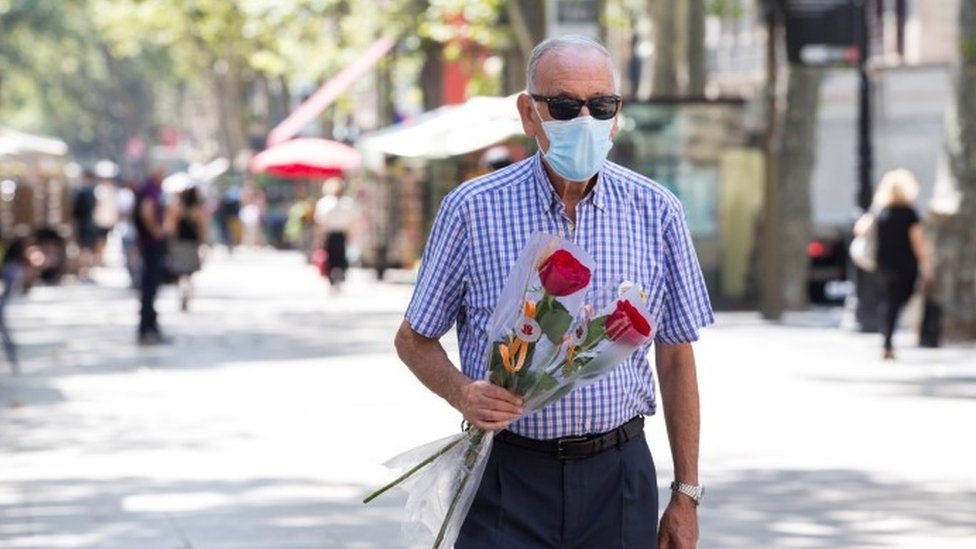 Korona virus: Još devet preminulih u Srbiji, u svetu još milion zaraženih za samo četiri dana 1 Man in Barcelona