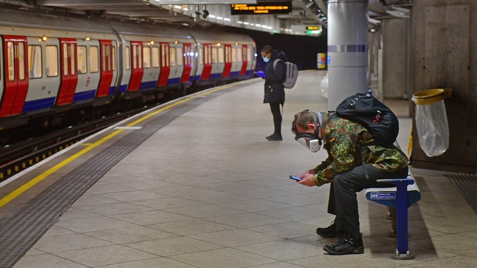 Korona virus: U Srbiji blagi pad broja novoobolelih, preminulo još sedam osoba, u Americi više od 150 hiljada umrlih 1 Westminster metro BBC Elvis