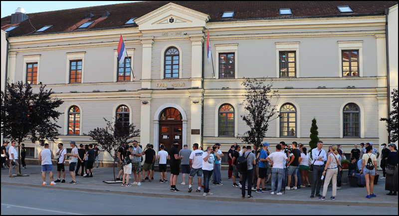 Učesnici protesta poručili da nisu hiligani 6 protest 6a