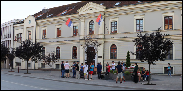 Treći protest u Čačku 5 čačak 3d
