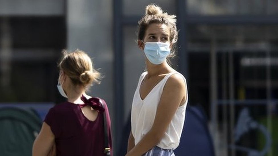 Korona virus: U Srbiji troje preminulih, SAD odobrile lečenje krvnom plazmom, rekordan dnevni broj zaraženih u Francuskoj i Italiji 2 testing in paris