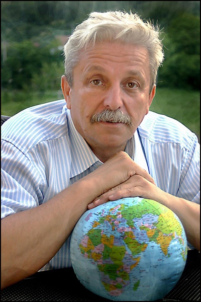 Čvorak sa globusom