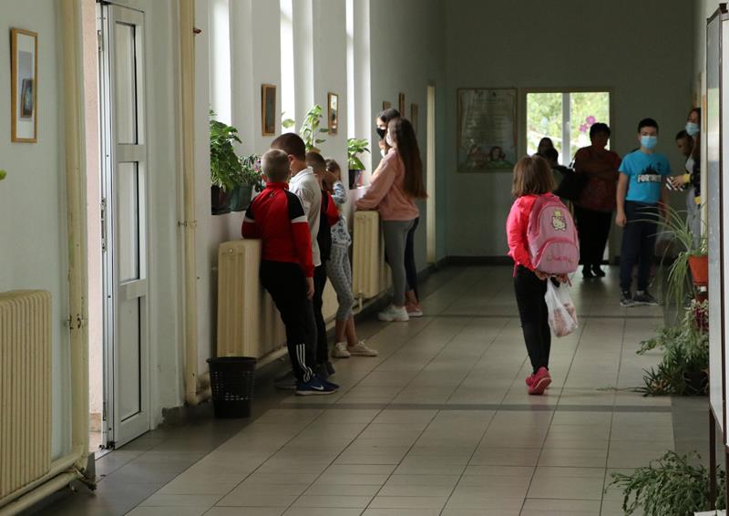 Jedan prvačić u školi u Donjoj Trepči 8 CACAK DONJA TREPCA OS 22 DECEMBAR UCENICI 01092020 MNA MILOS LUKIC 01