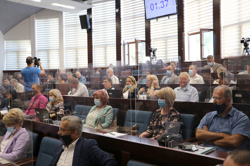 CACAK SKUPSTINA SEDNICA 24092020 MNA MILOS LUKIC 08 SMALL